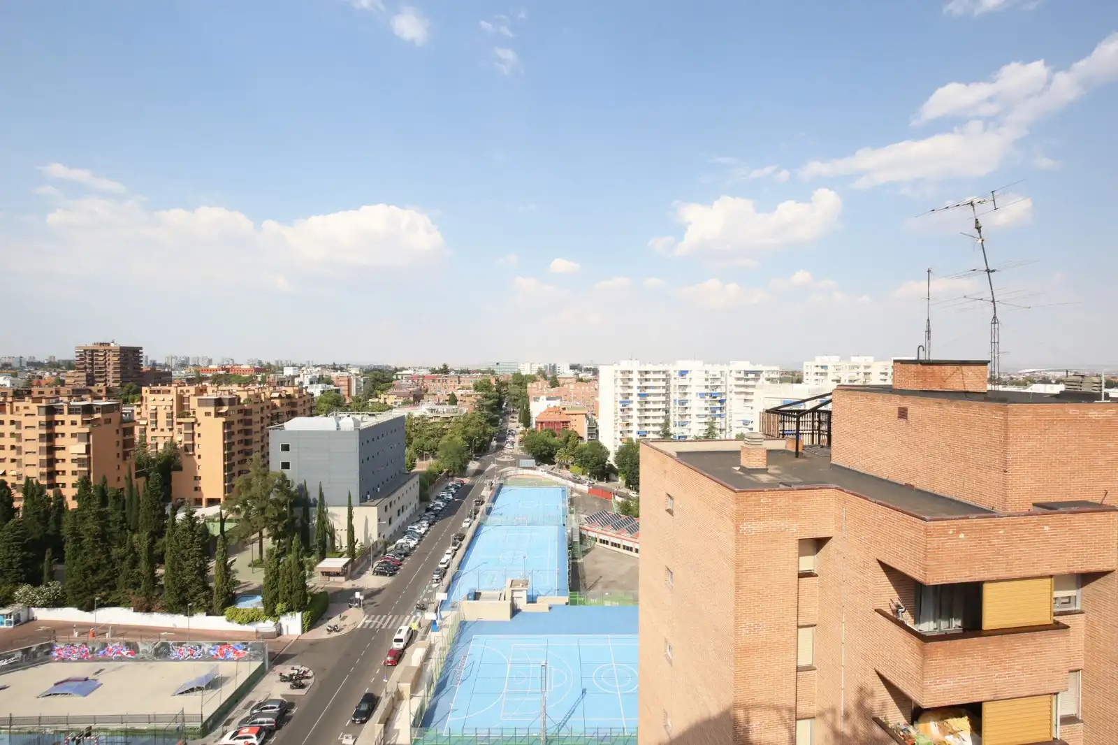 Vista exterior de Ático en venta en Madrid con Calefacción, Jardín privado y Terraza