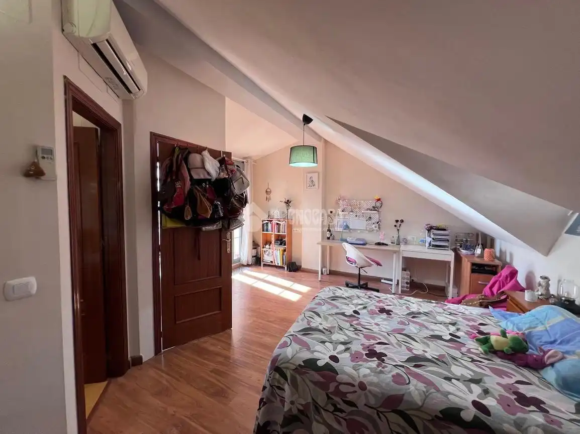 Dormitori de Casa adosada en venda en Aljaraque amb Calefacció