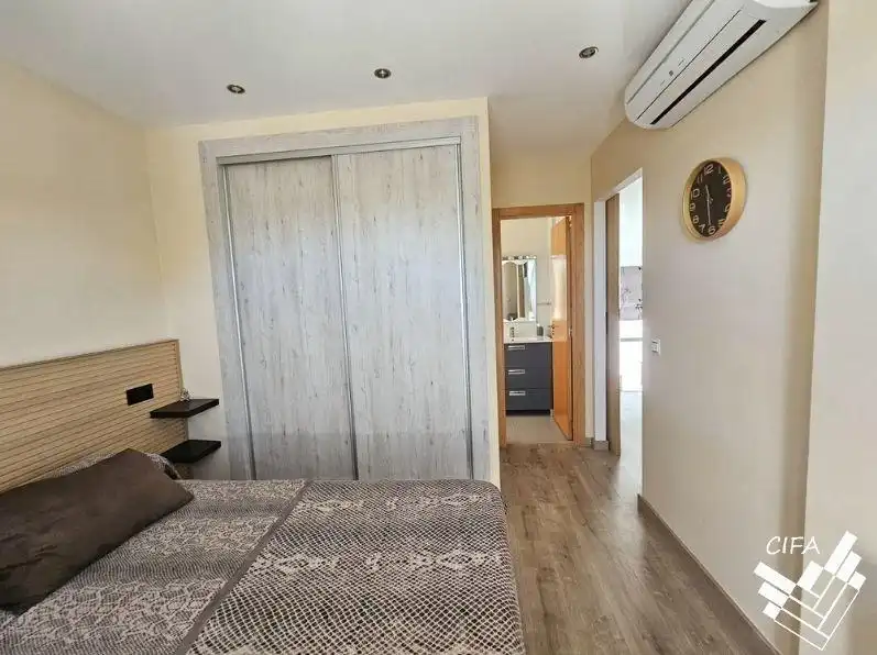 Habitación de Casa adosada en venta en Peñíscola / Peníscola con Calefacción, Jardín privado y Trastero