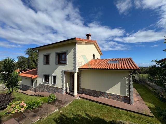 Casa-chalet en Venta en Parres - Parres en Celorio - Poó - Parres