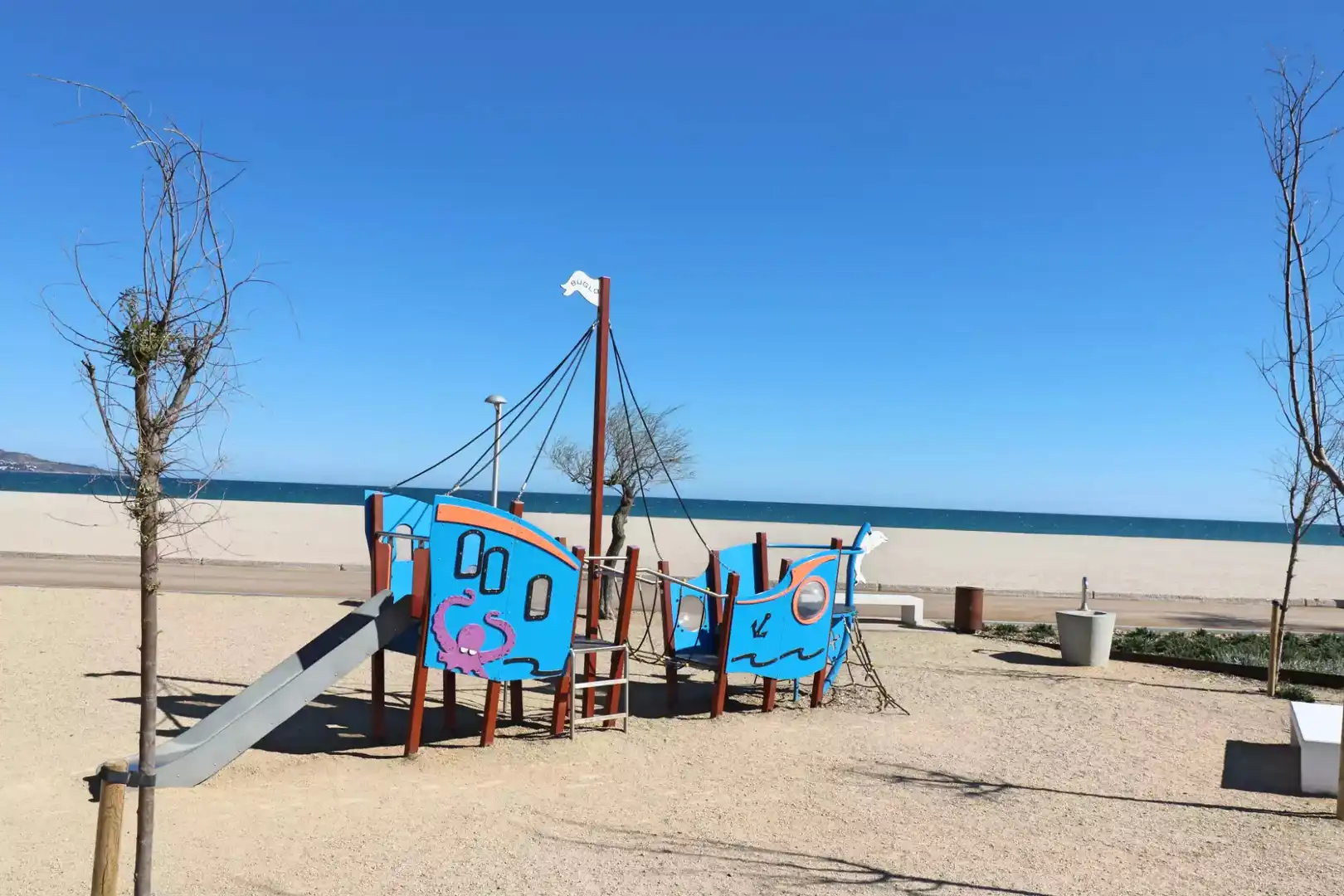 Vista exterior de Apartamento en venta en Empuriabrava con Aire acondicionado, Trastero y Amueblado