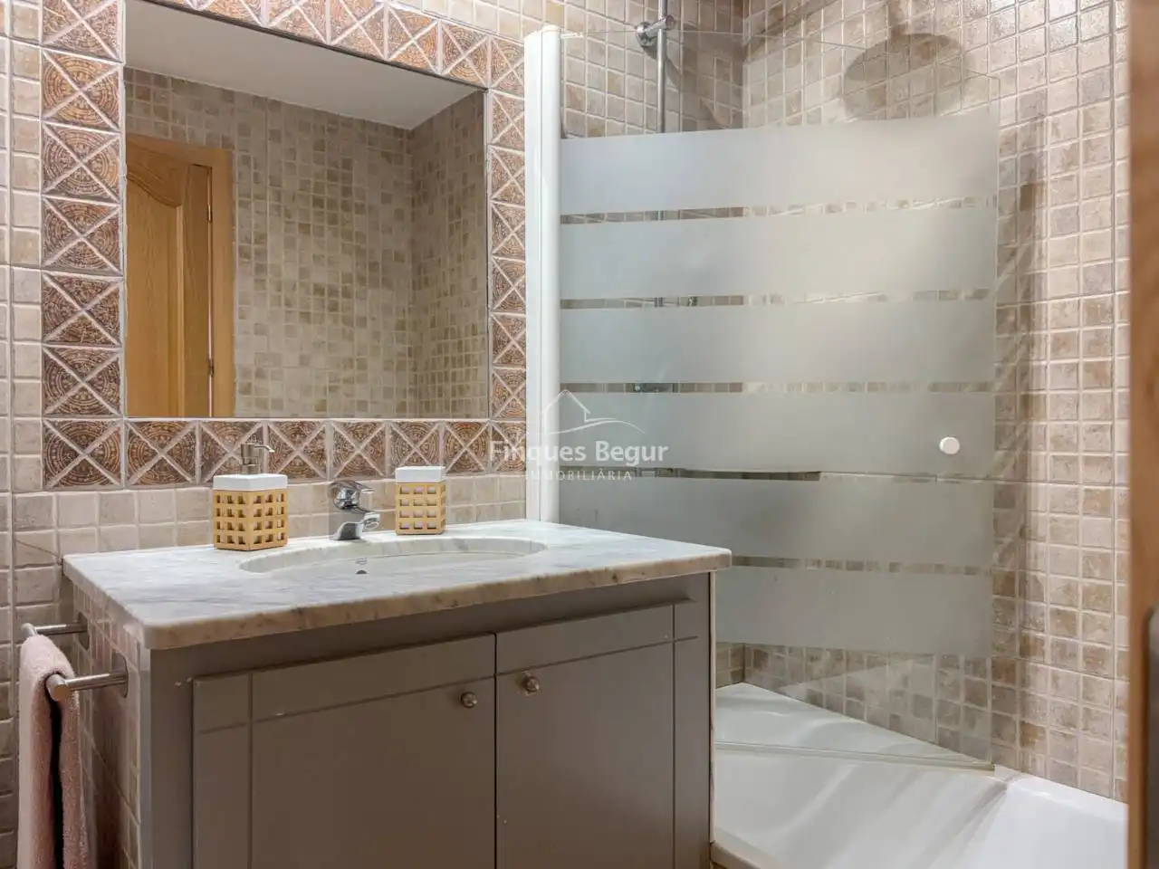 Baño de Casa adosada en venta en Palafrugell con Aire acondicionado, Calefacción y Terraza