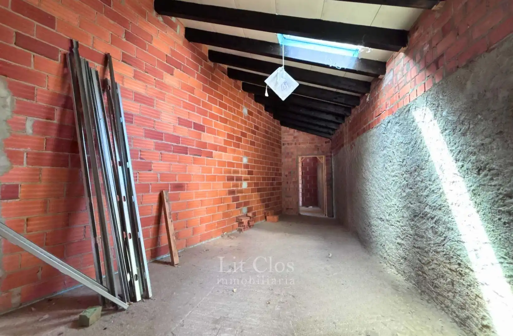 Houses for sale in O Barco de Valdeorras    with Private garden, Terrace and Balcony
