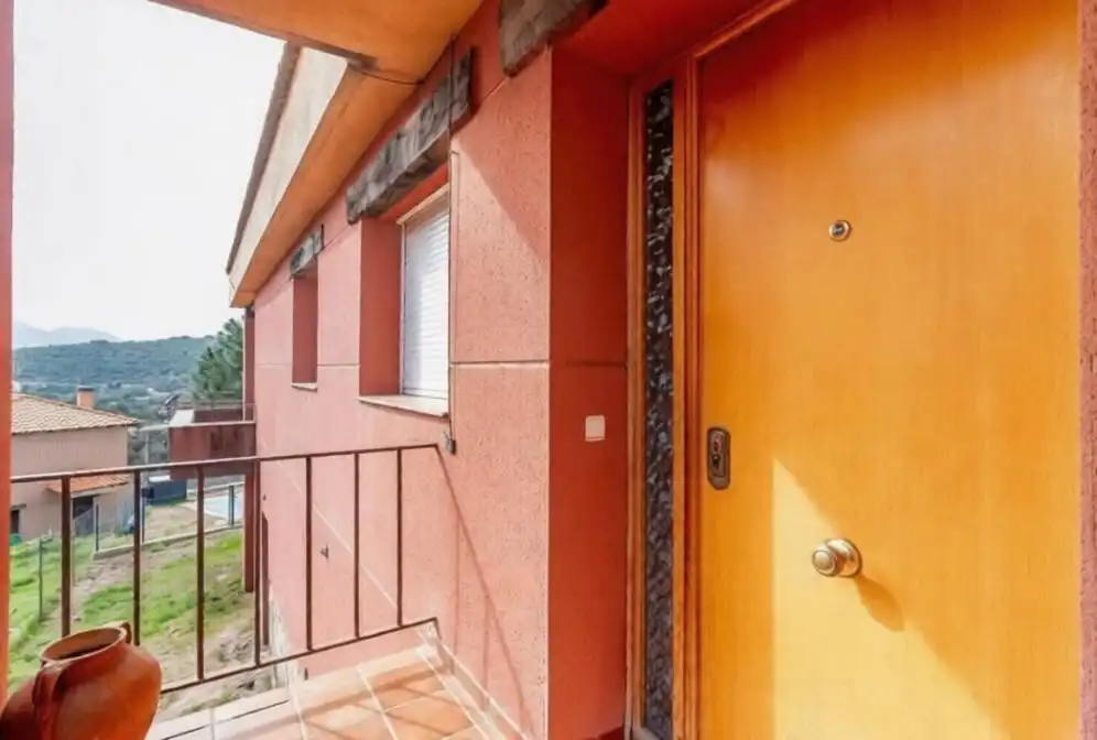 Vista exterior de Casa o chalet en venta en Robledo de Chavela con Aire acondicionado, Calefacción y Jardín privado