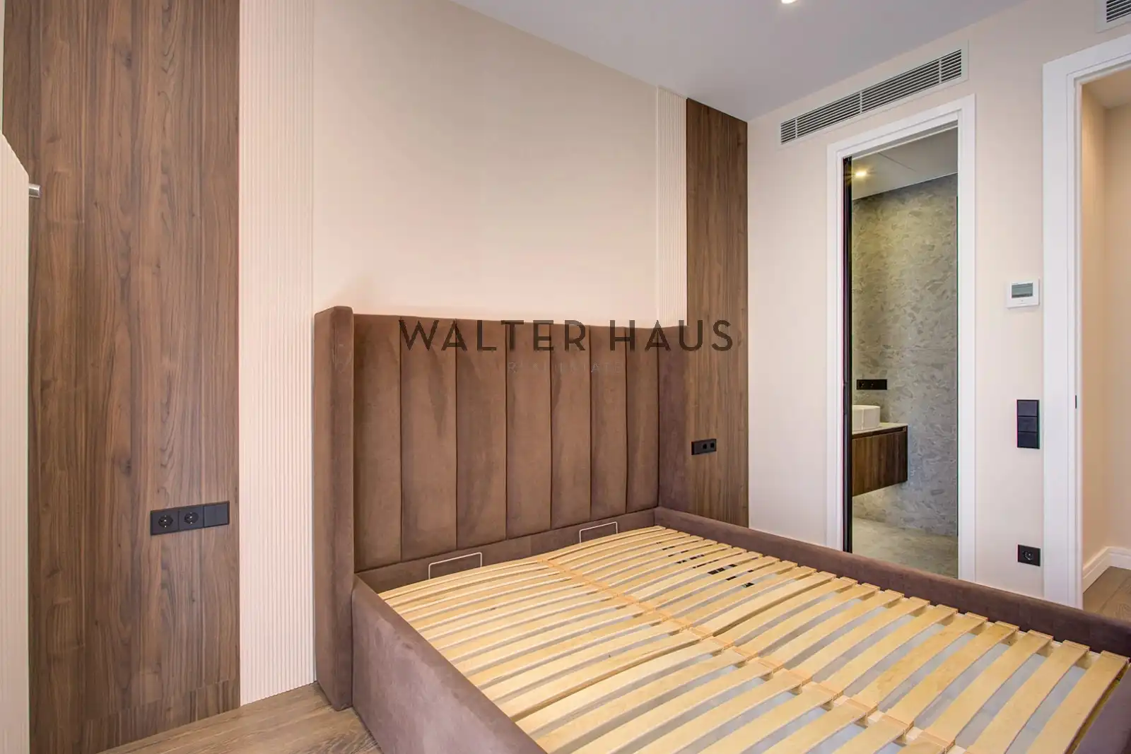 Schlafzimmer von Wohnung zum Verkauf in Barcelona mit Klimaanlage und Heizung