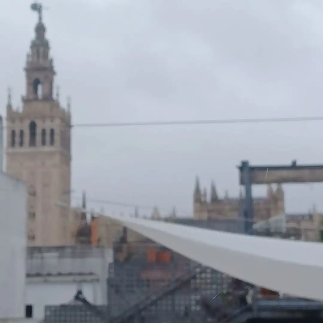 Vista exterior de Casa o xalet en venda en Sevilla amb Aire condicionat, Terrassa i Traster
