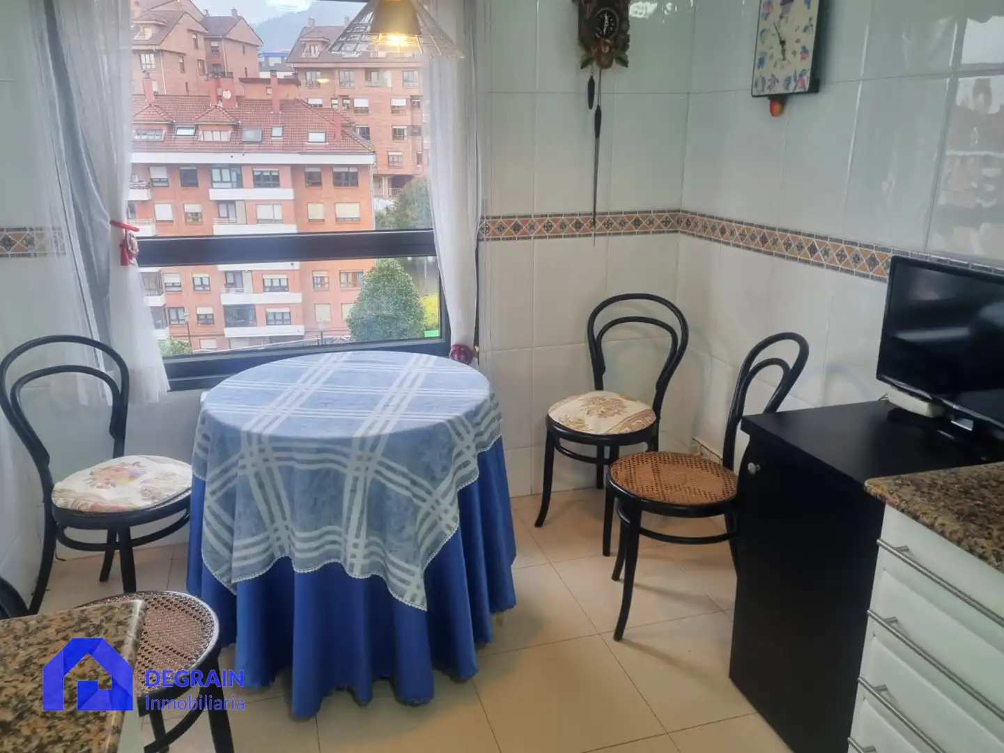 Schlafzimmer von Wohnung zur Miete in Oviedo  mit Heizung