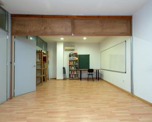 Premises for sale in  Granada Capital  with Air Conditioner