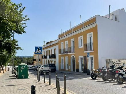 Vista exterior de Àtic de lloguer en Santa Eulària des Riu amb Aire condicionat, Calefacció i Terrassa