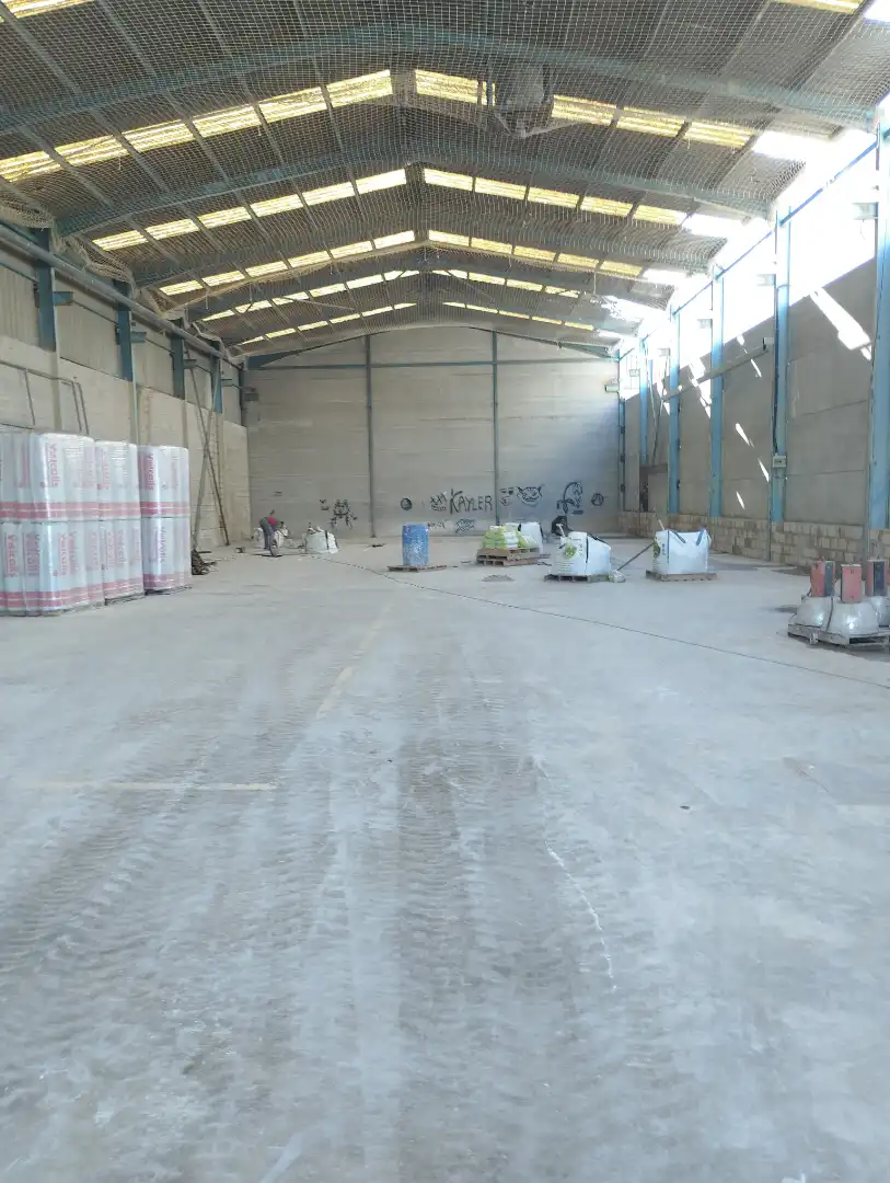 Nave industrial de alquiler en Carrer Cullera, 11