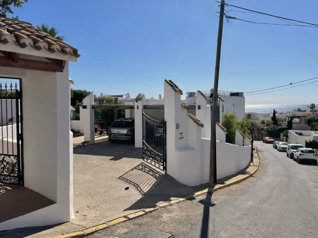 Vista exterior de Casa o xalet en venda en Mojácar amb Aire condicionat, Jardí privat i Terrassa
