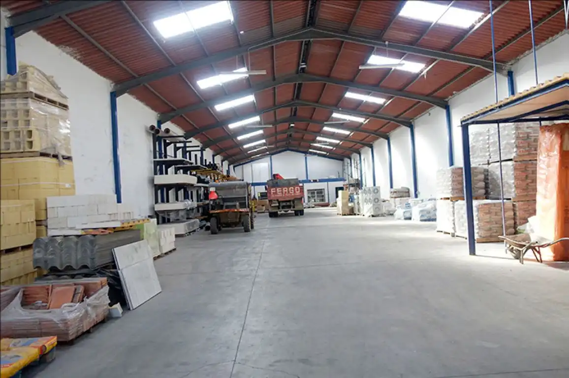 Nave industrial en venta en Torrejoncillo