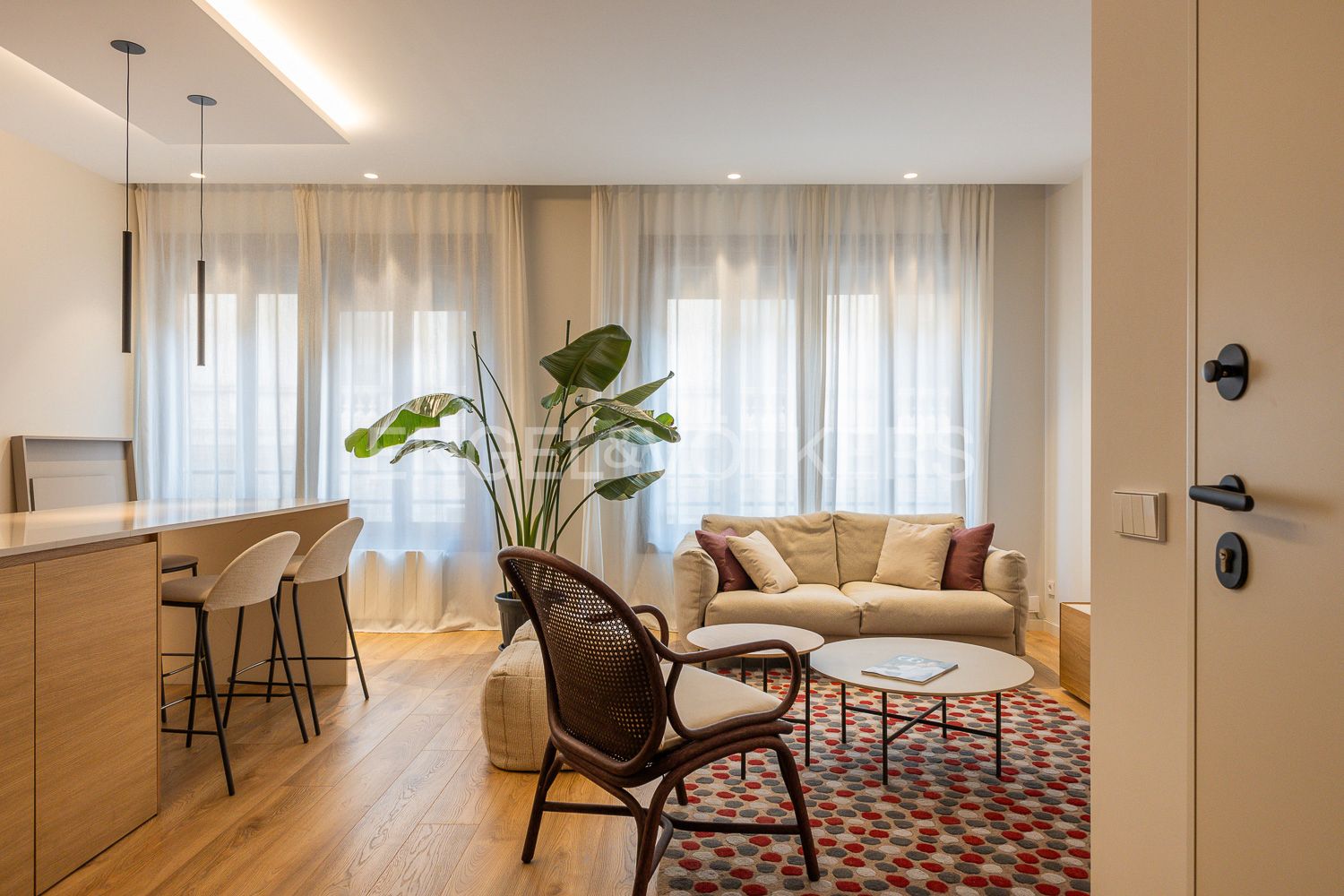 Sala d'estar de Apartament en venda en  Valencia Capital amb Aire condicionat, Calefacció i Moblat