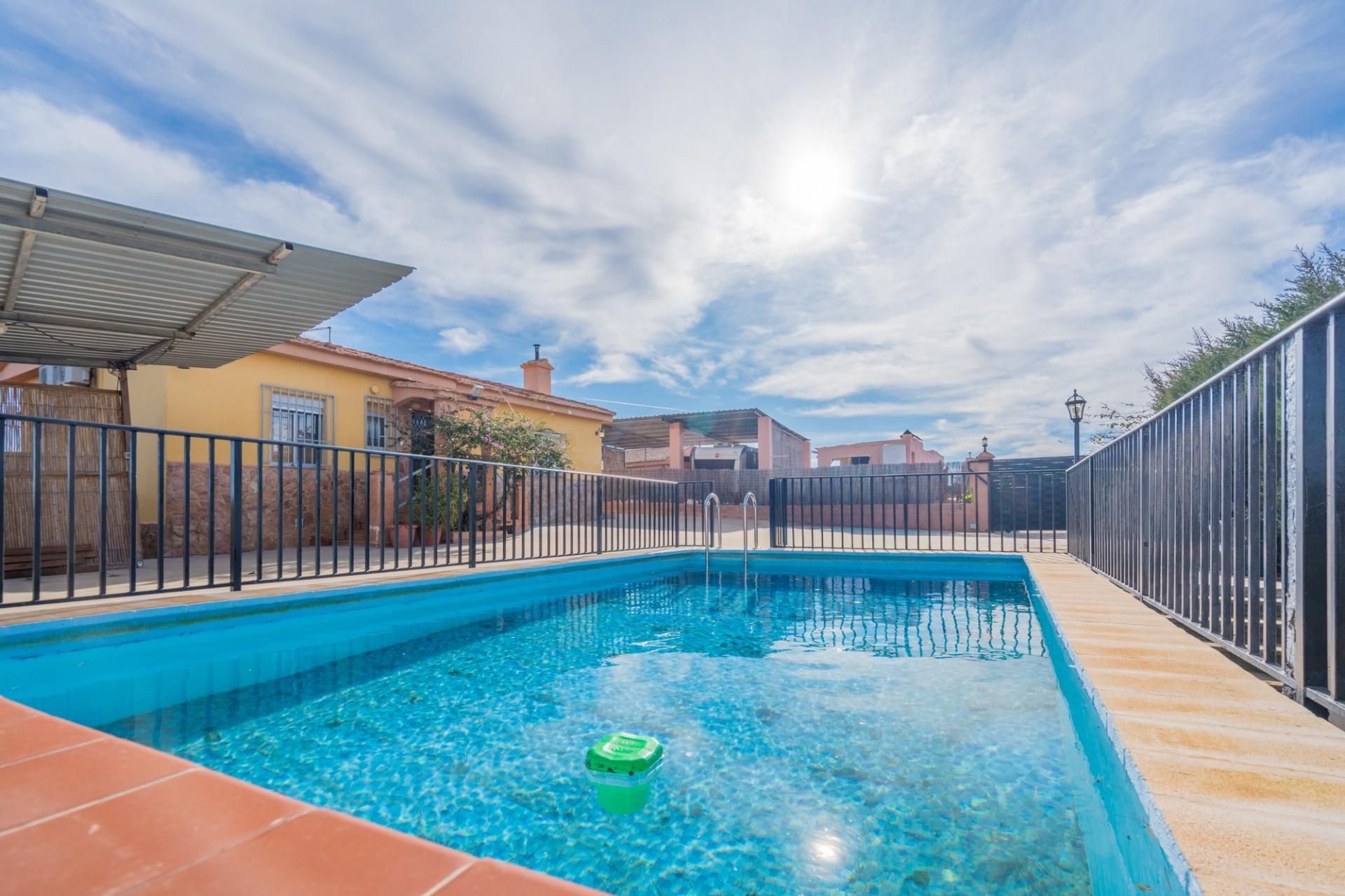 Piscina de Finca rústica en venda en Torrent amb Aire condicionat, Terrassa i Piscina