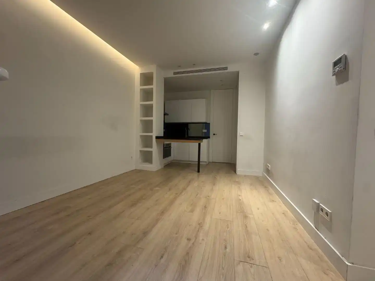 Sala d'estar de Pis en venda en  Madrid Capital amb Aire condicionat