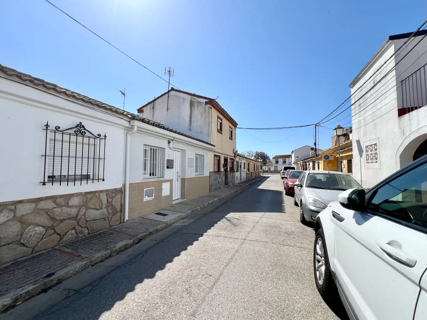 Vista exterior de Casa adosada en venda en Jerez de la Frontera amb Moblat