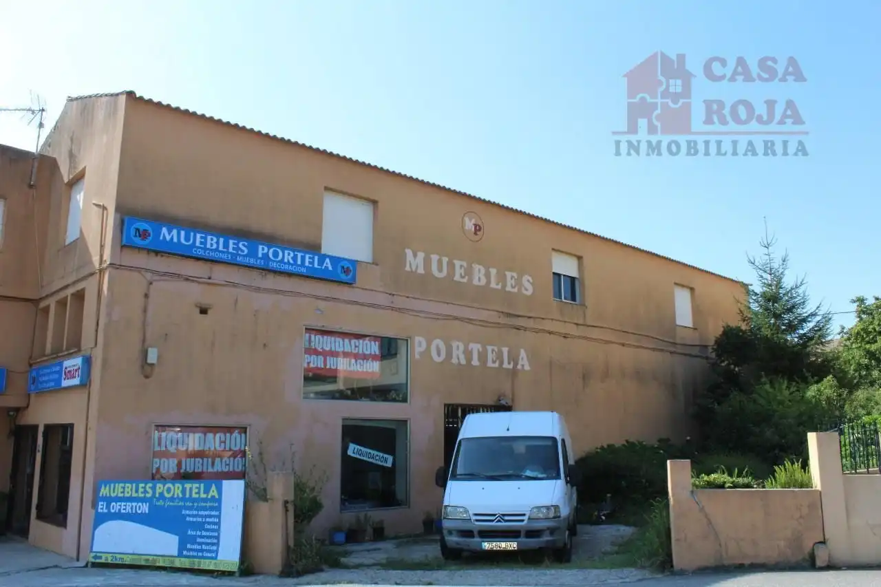 Vista exterior de Edifici en venda en Cangas 