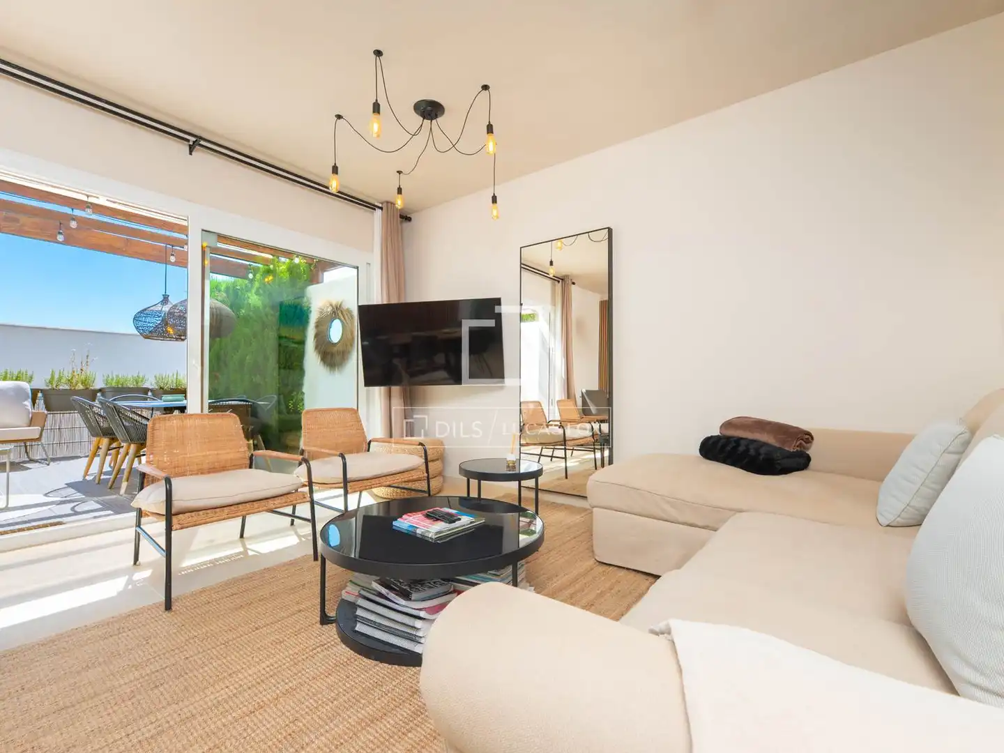 Wohnzimmer von Haus oder Chalet zum Verkauf in Santa Eulària des Riu mit Klimaanlage, Heizung und Terrasse