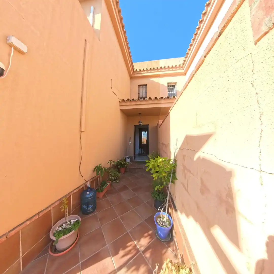 Casa adosada en venda a Calle HERACLES, Núcleo urbano