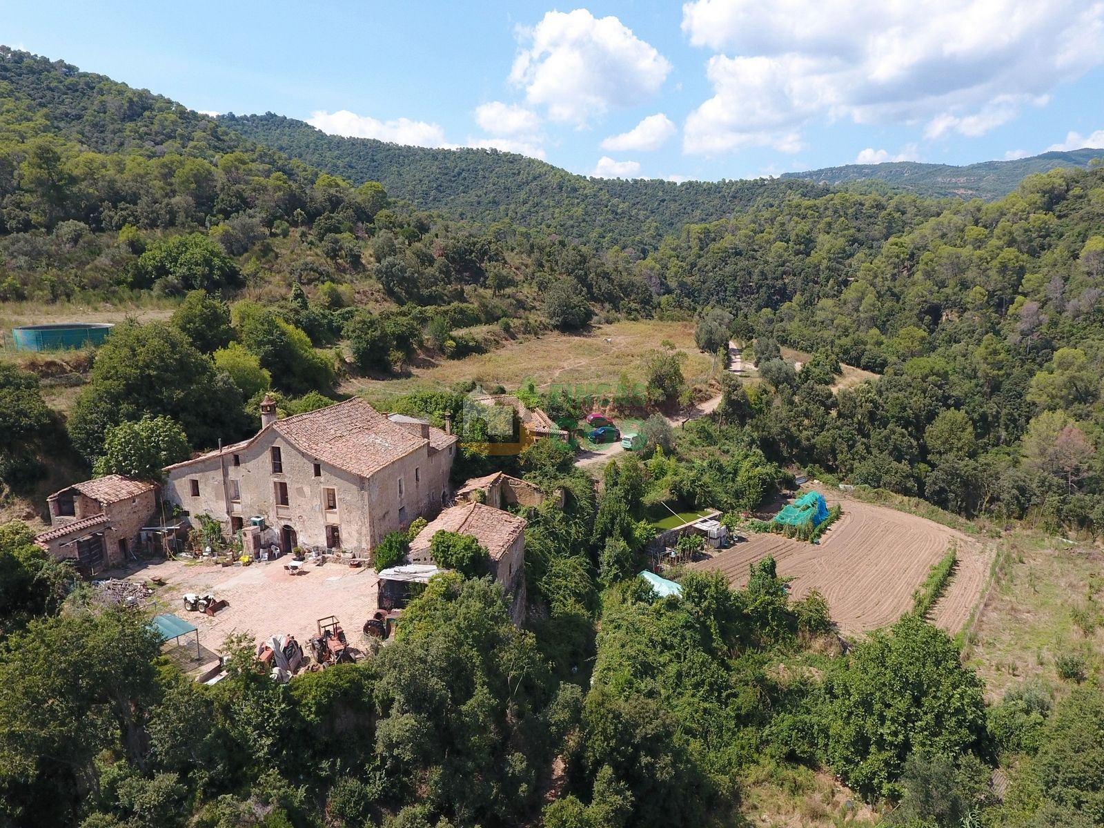 Vista exterior de Casa o xalet en venda en Terrassa amb Jardí privat