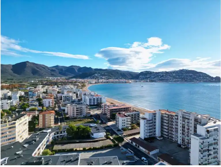 Apartment with terrace for sale in Carrer Punta de Llevant 12