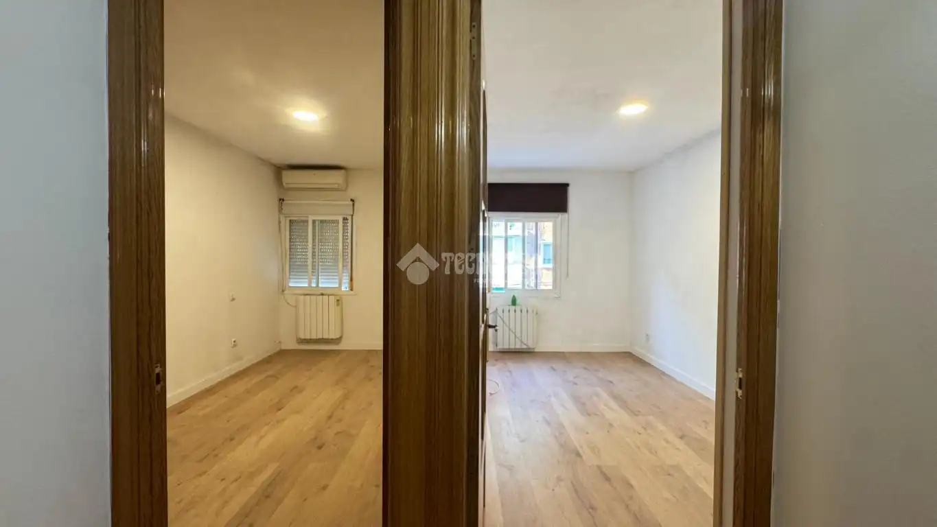 Bedroom of Flat for sale in Madrid  with Air Conditioner