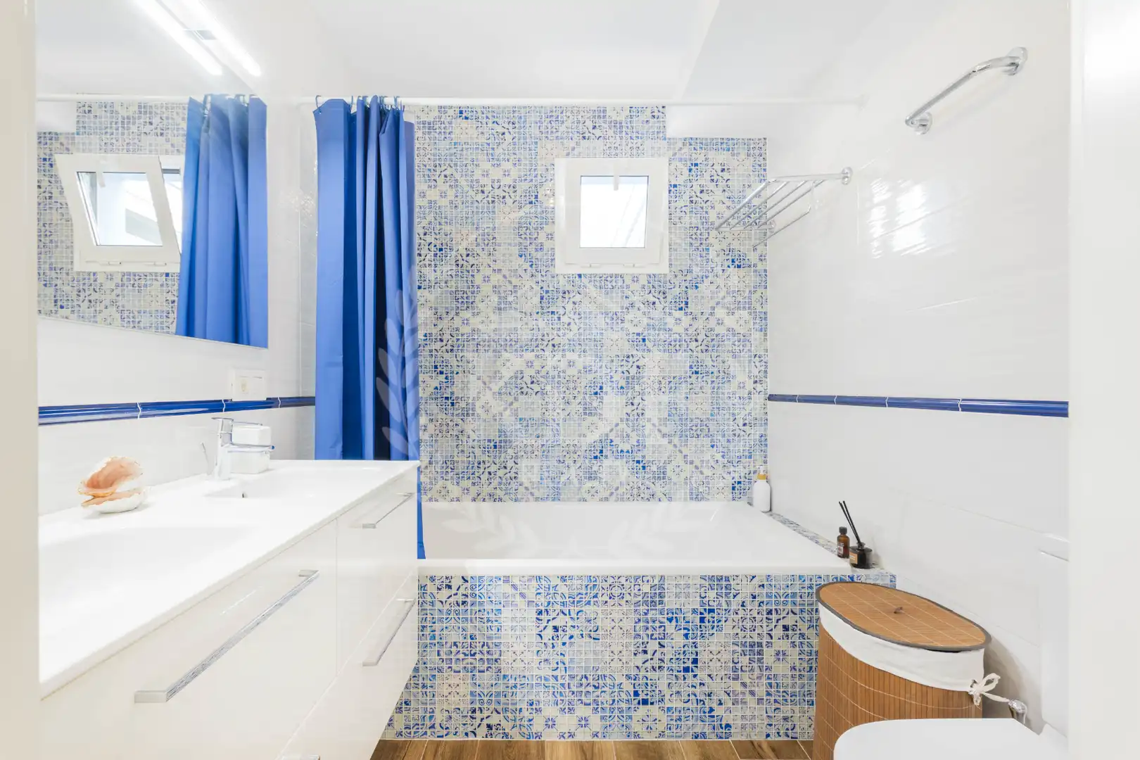 Casa aparellada amb terrassa en venda a Avenida de Bélgica, imagen 31