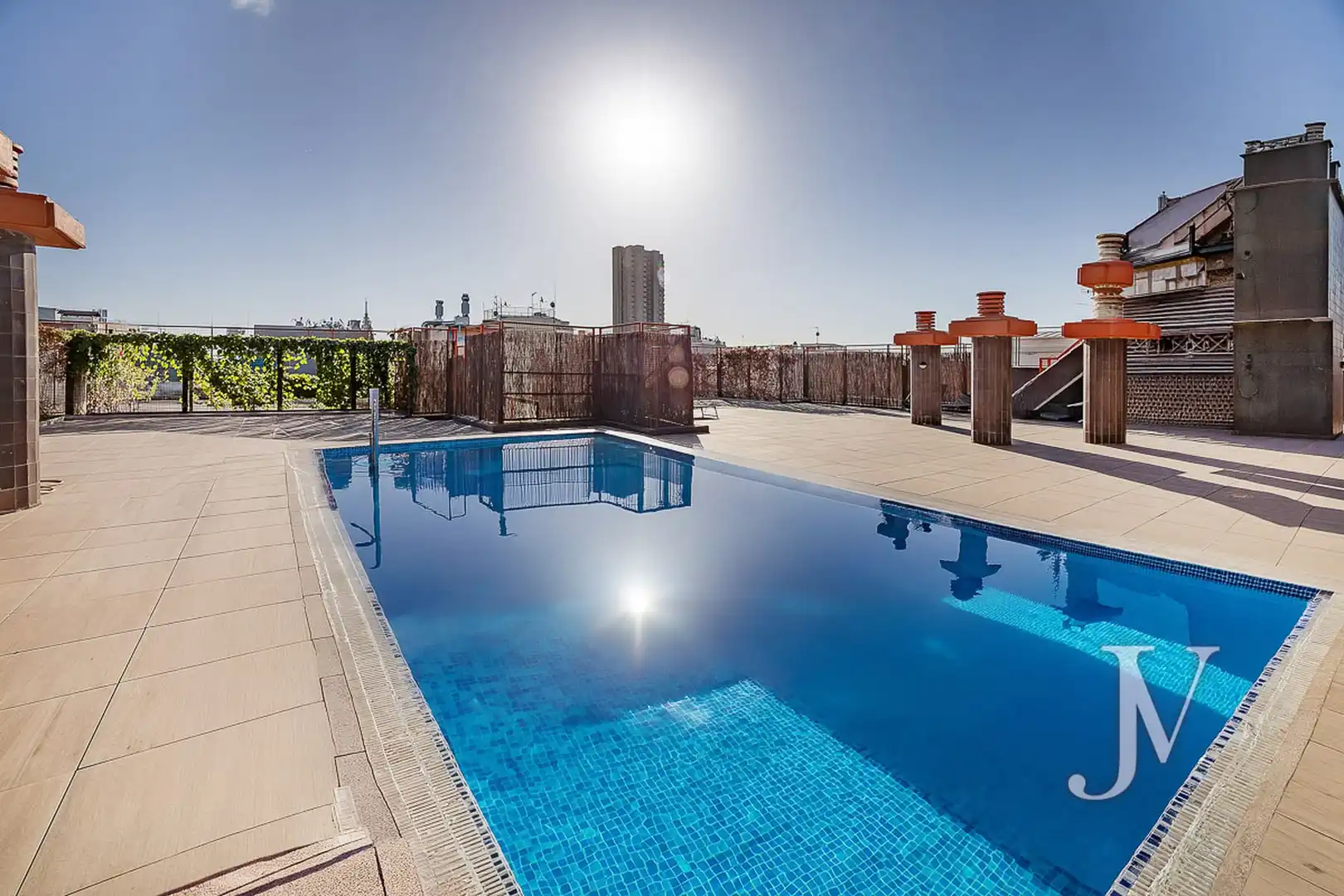 Piscina de Pis en venda en  Madrid Capital amb Jardí privat, Terrassa i Moblat