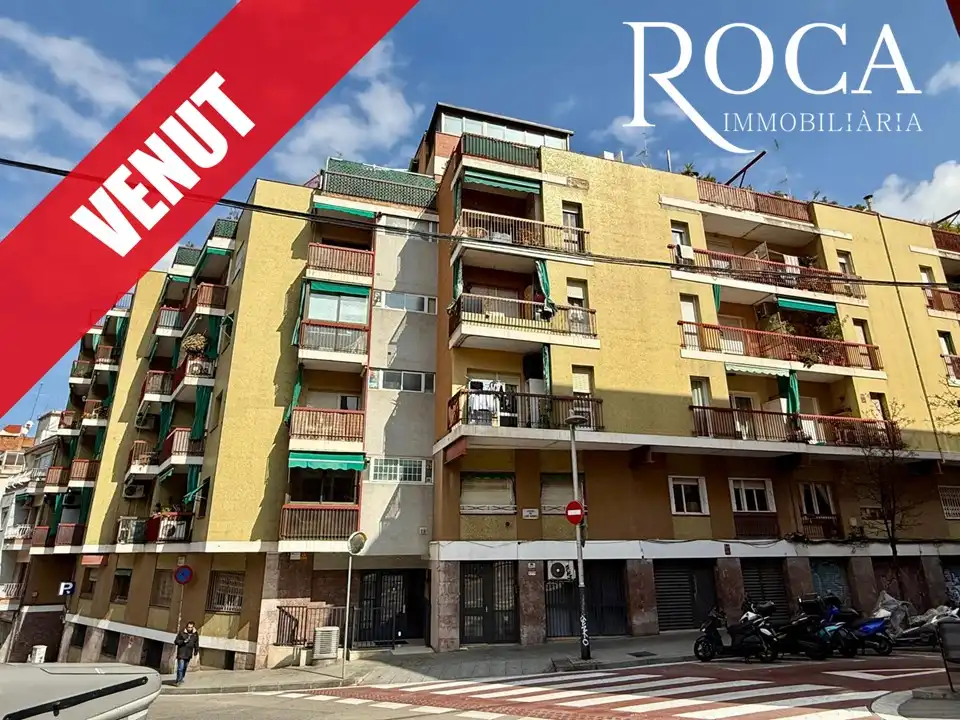 Außenansicht von Wohnung zum Verkauf in Barcelona mit Parkett und Alarm