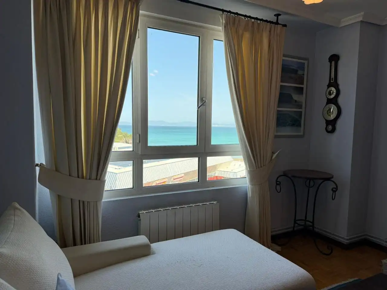 Habitación de Piso en venta en Castro-Urdiales con Calefacción, Parquet y Piscina comunitaria