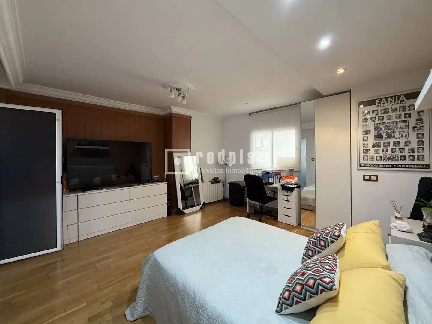 Dormitori de Casa o xalet en venda en Alhaurín de la Torre amb Aire condicionat, Jardí privat i Terrassa