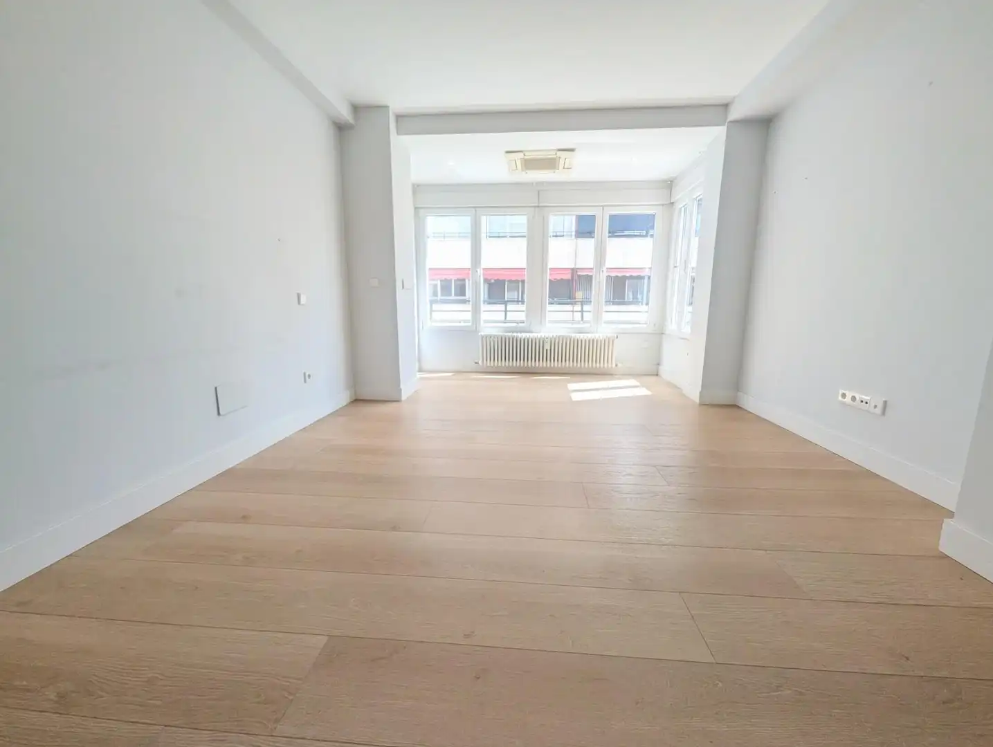 Sala d'estar de Àtic en venda en Madrid amb Aire condicionat, Calefacció i Terrassa