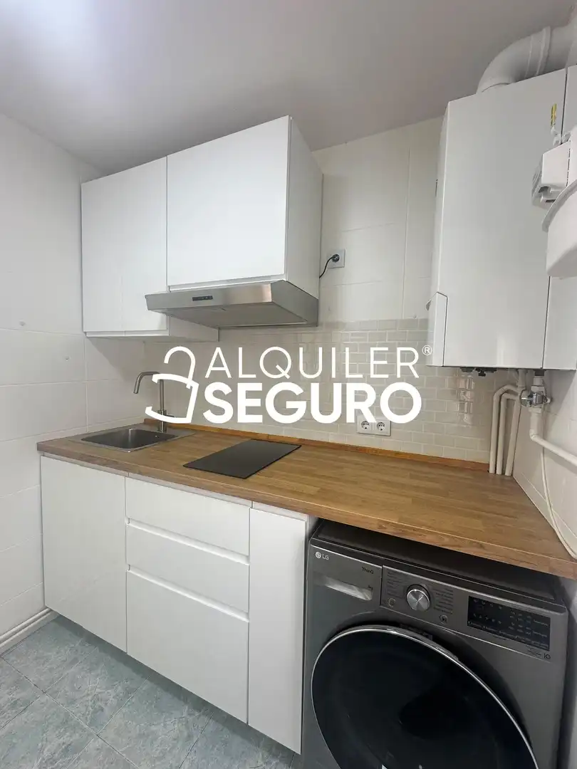 Kitchen of Flat for rent in Madrid  with Air Conditioner, Heating and Furnished