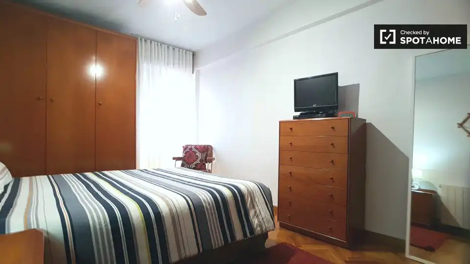 Habitació a Sant Martí de Provençals