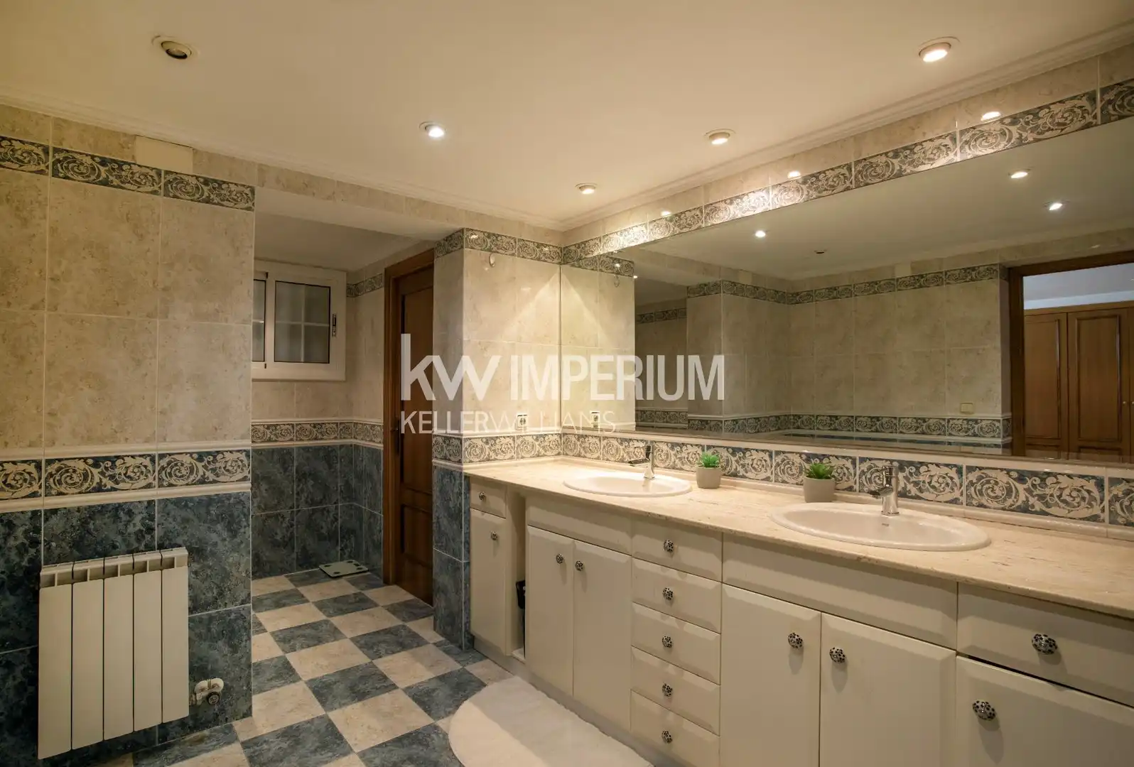 Baño de Piso de alquiler en Tarragona con Jardín privado, Terraza y Amueblado