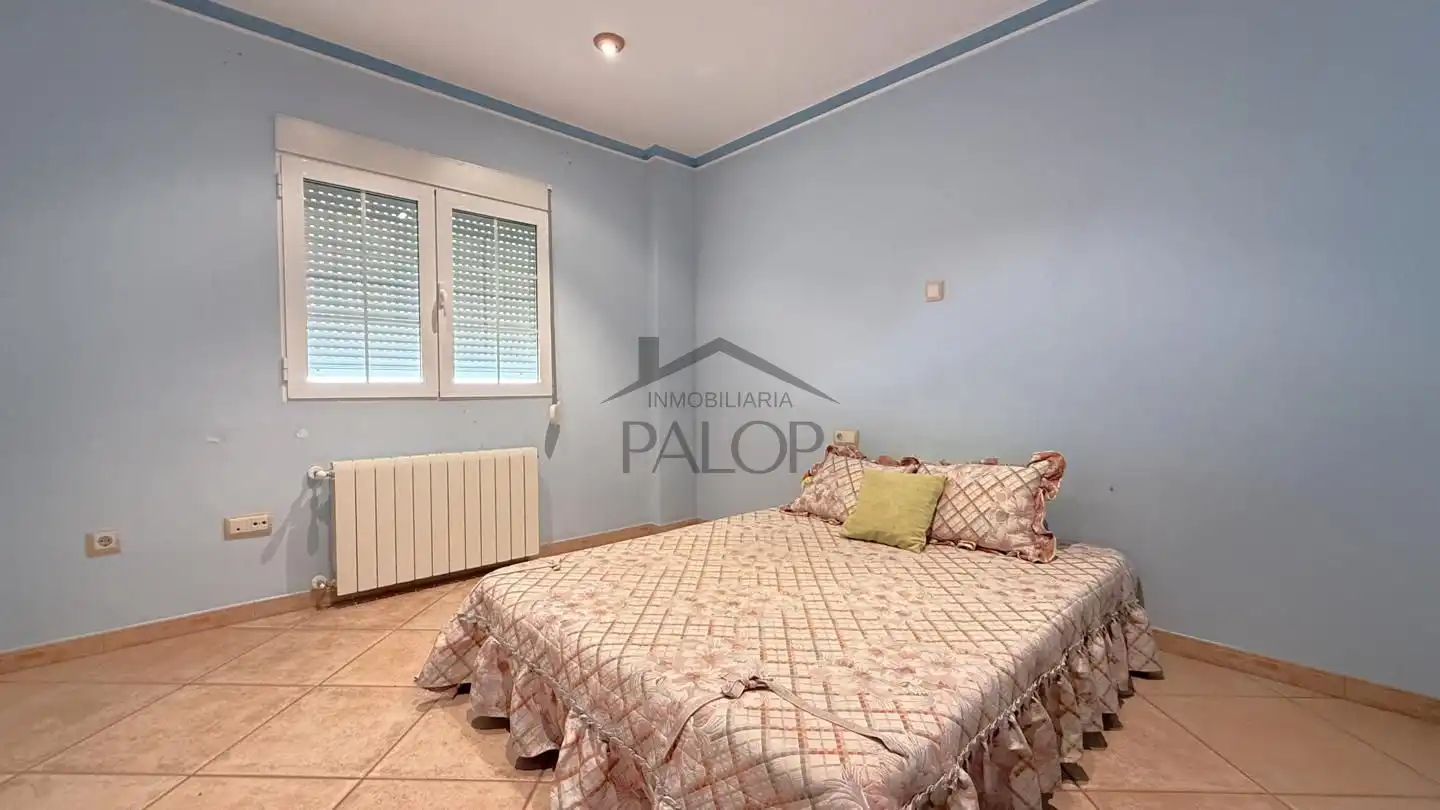 Dormitori de Casa o xalet en venda en Senyera amb Jardí privat