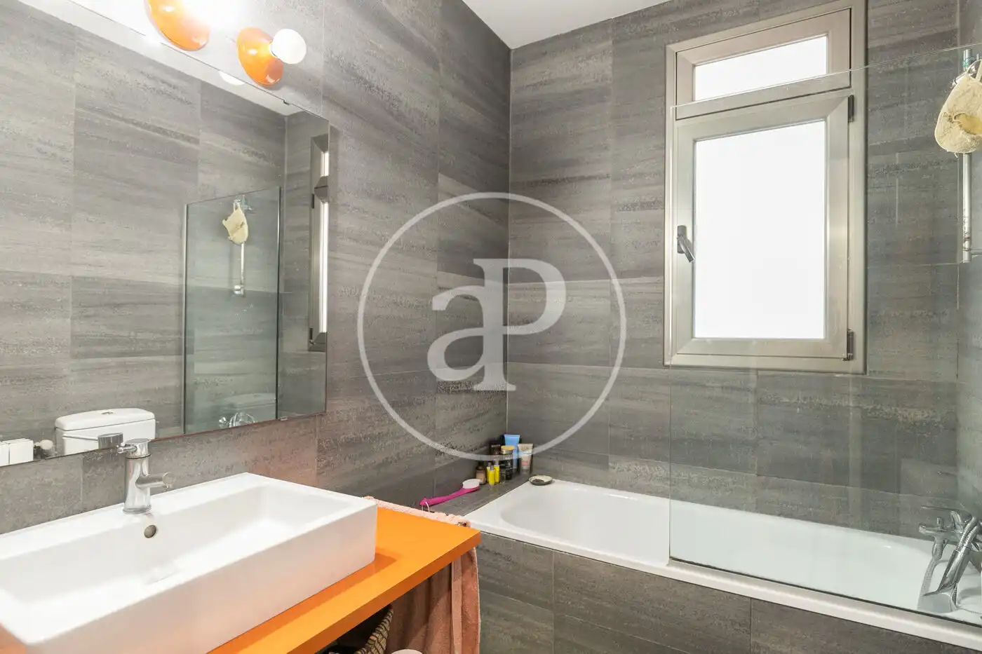 Baño de Piso en venta en Barcelona con Calefacción, Amueblado y Balcón