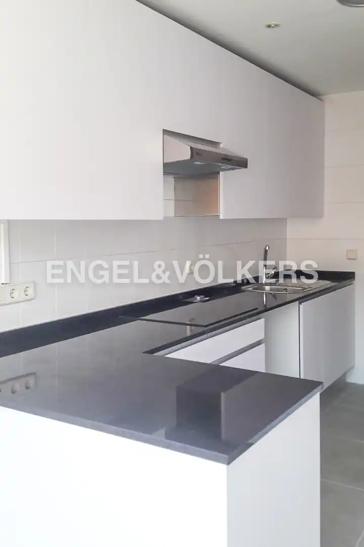 Kitchen of Flat for rent in Madrid  with Air Conditioner, Heating and Parquet flooring