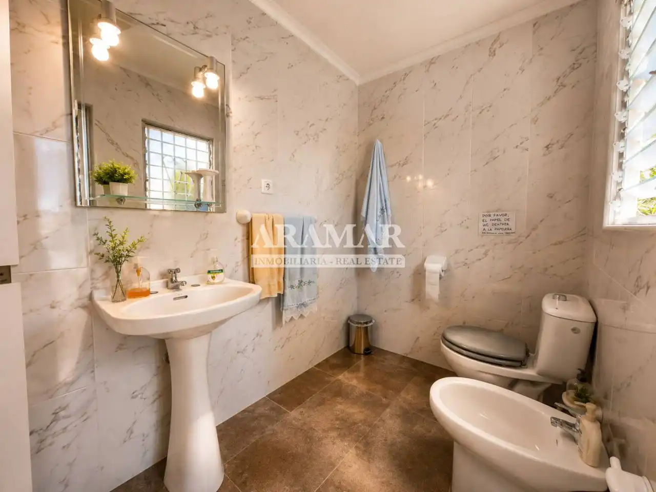 Baño de Casa o chalet en venta en Oliva con Jardín privado