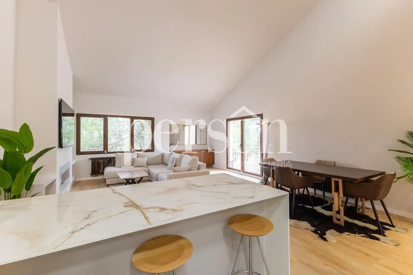 Living room of Houses for rent in Chiva  with Air Conditioner, Private garden and Terrace