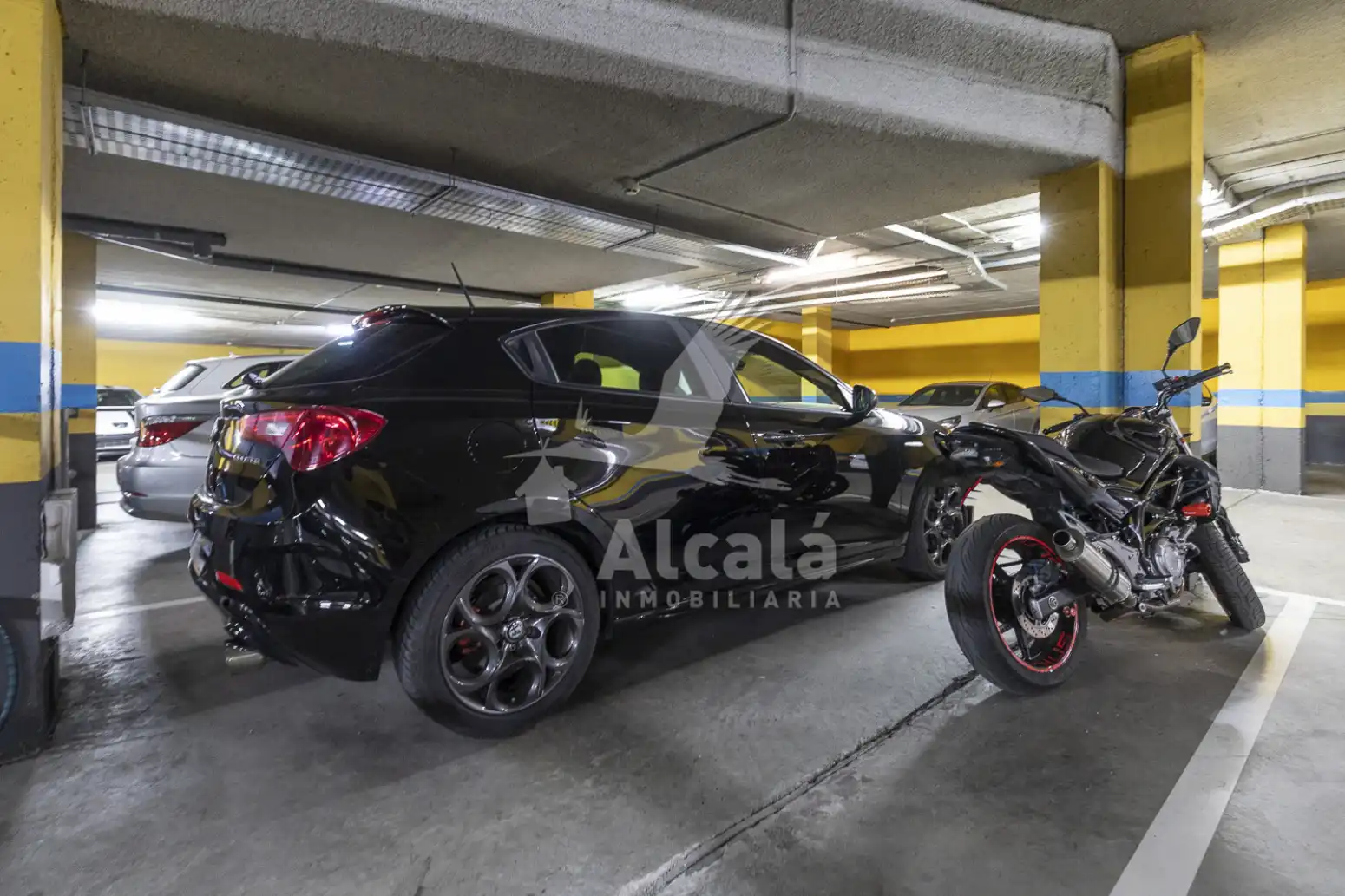 Parking of Flat for sale in Alcalá de Henares  with Air Conditioner, Heating and Private garden