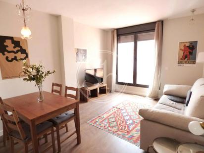 Living room of Flat to rent in  Madrid Capital  with Air Conditioner, Heating and Furnished
