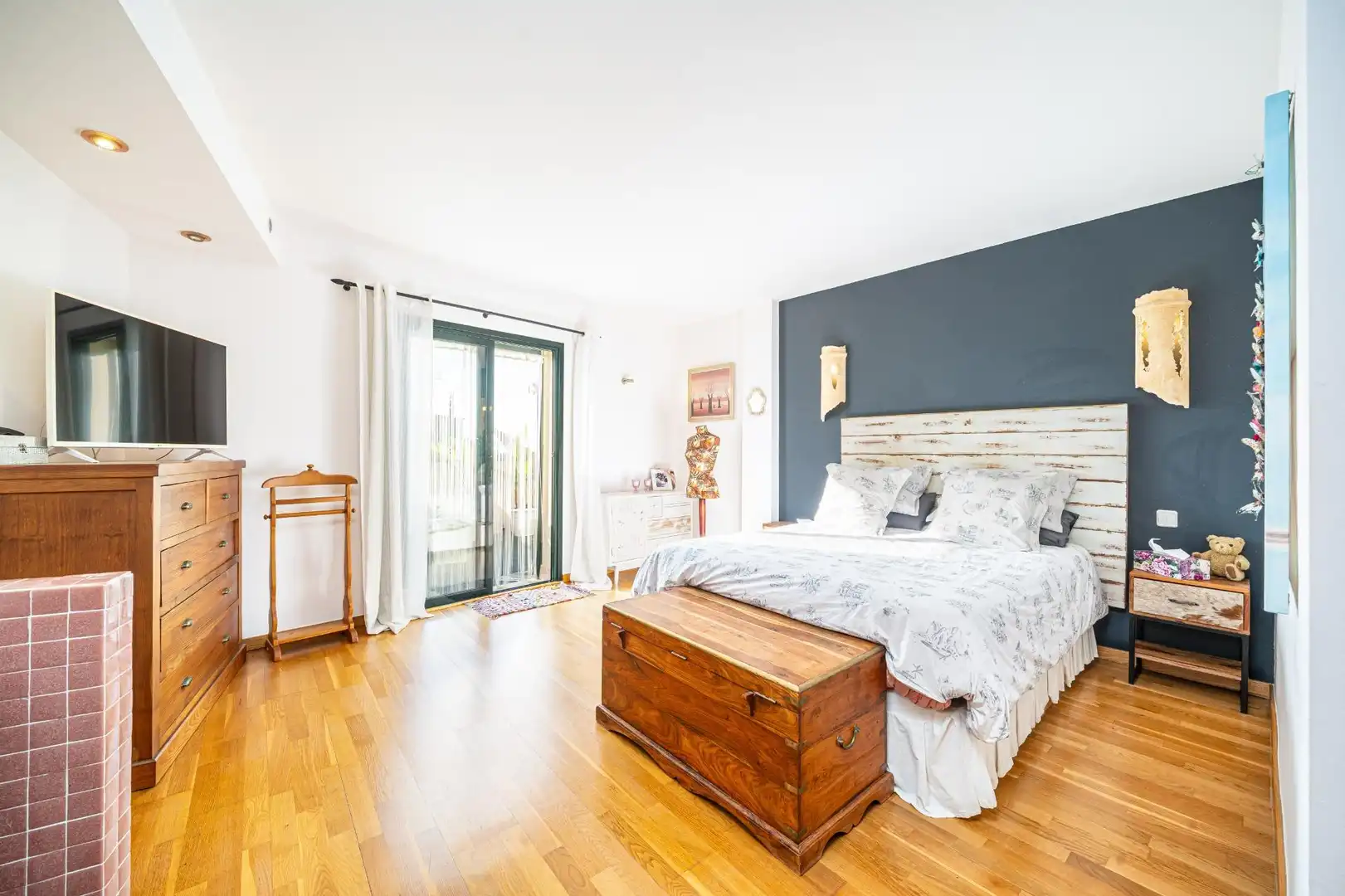 Bedroom of Detached homes for sale in Calvià  with Air Conditioner, Heating and Private garden