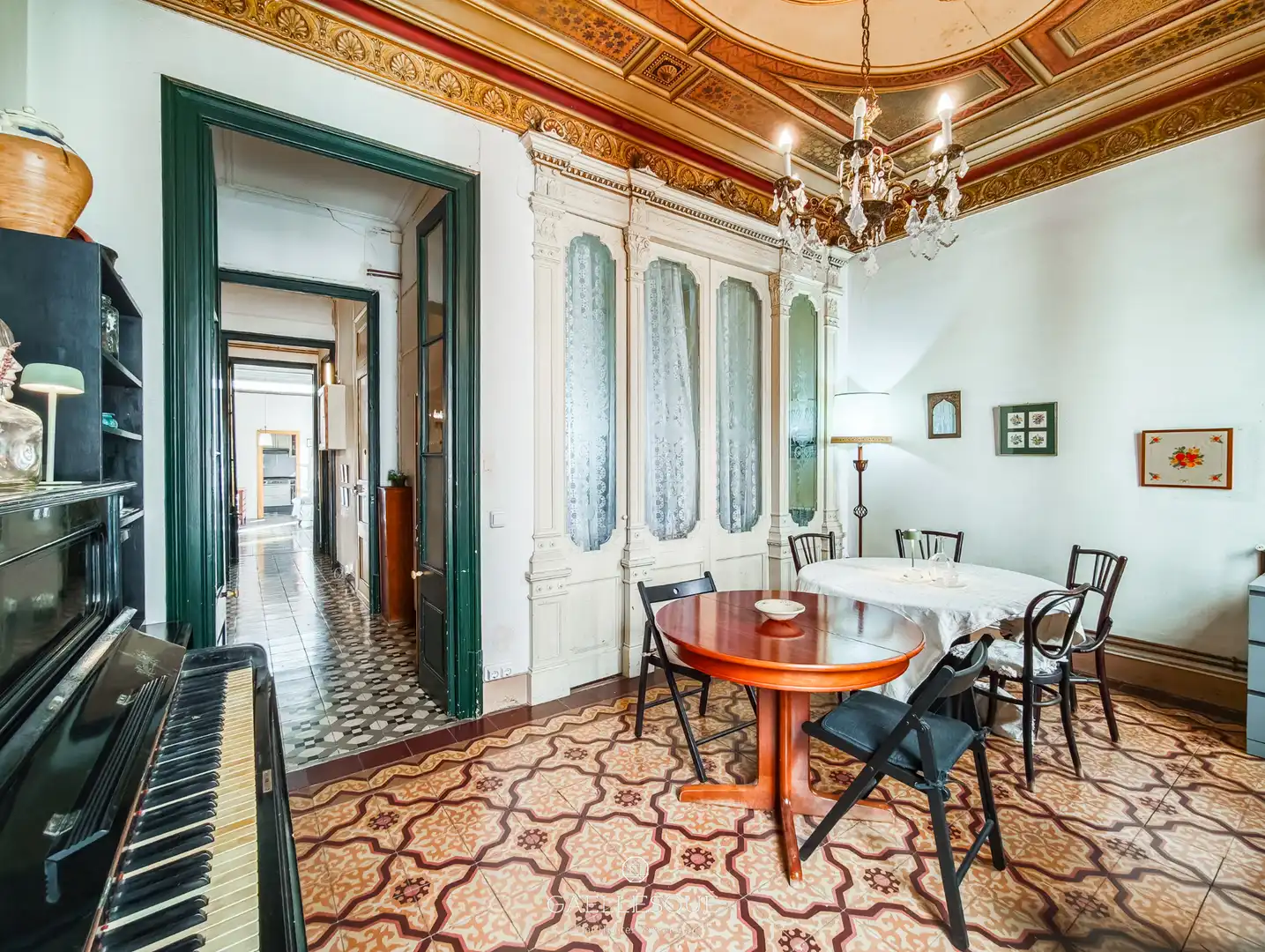Menjador de Casa adosada en venda en Barcelona amb Calefacció, Jardí privat i Terrassa