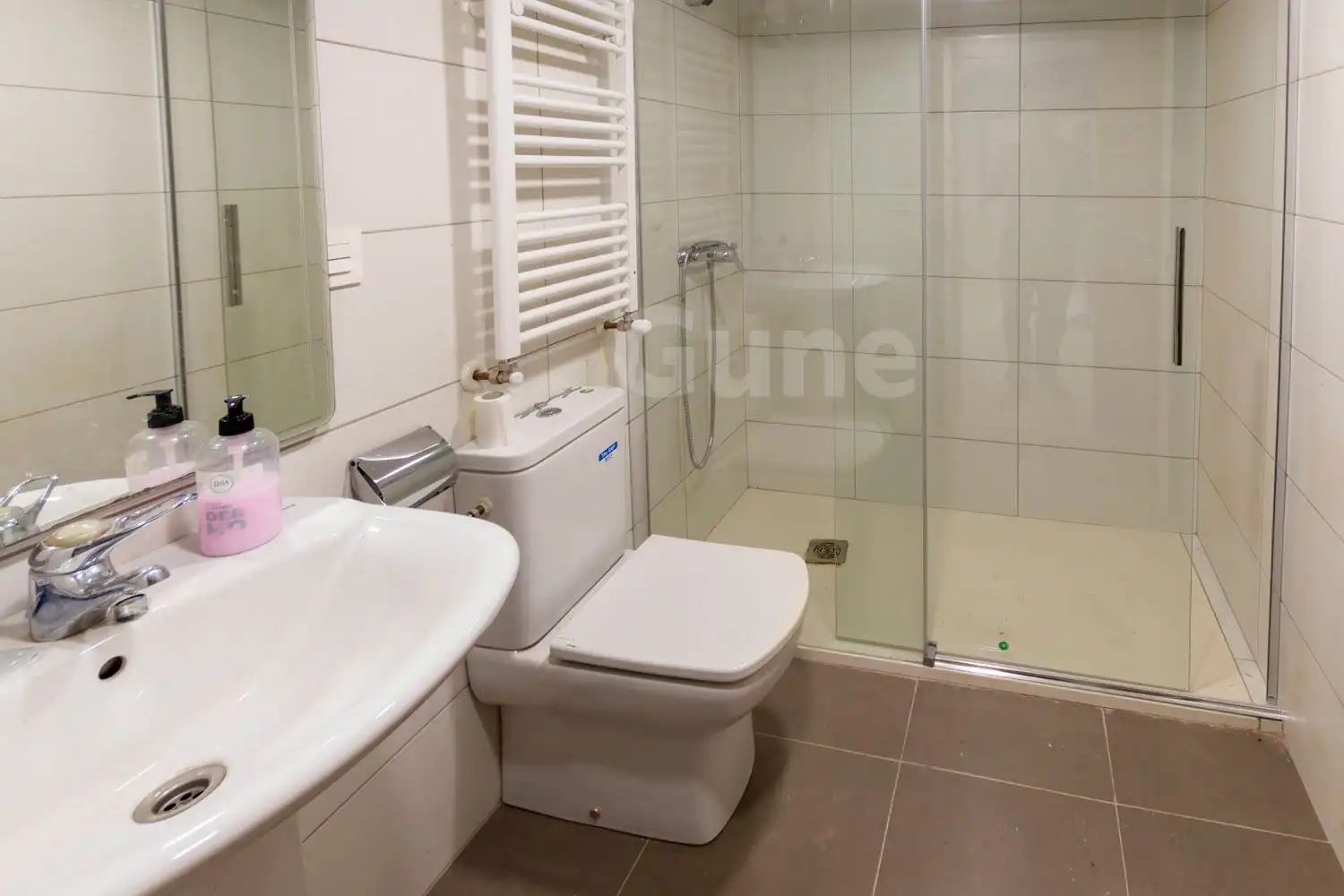 Badezimmer von Wohnung zum Verkauf in Segura mit Heizung
