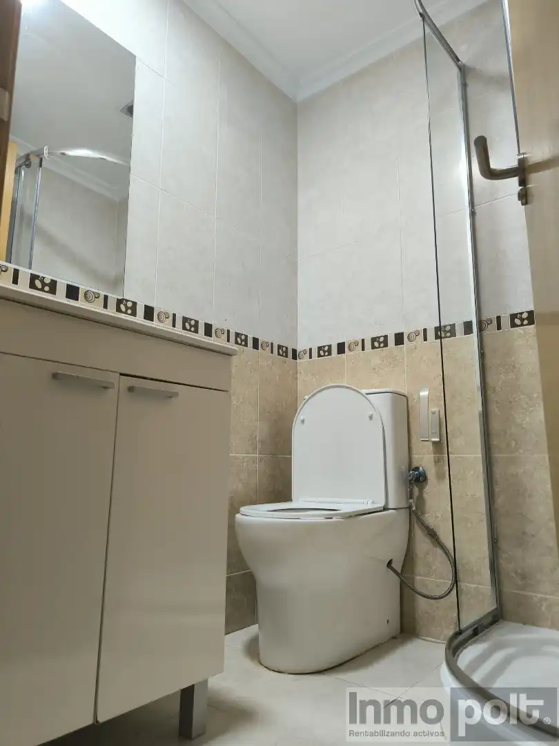 Baño de Piso de alquiler en Murcia