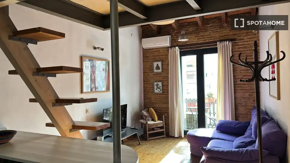 Piso con terraza en alquiler en L'Eixample, imagen 2