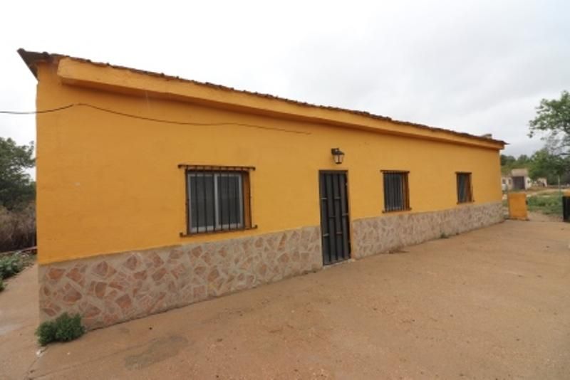 Vista exterior de Finca rústica en venta en Alborache con Jardín privado y Trastero