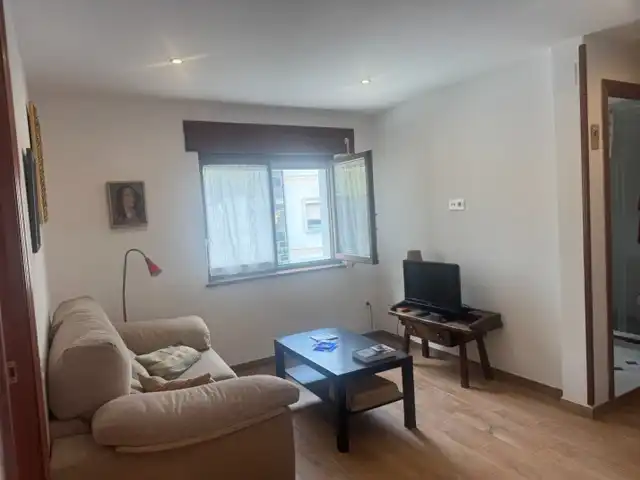 Sala d'estar de Pis en venda en Vegadeo amb Calefacció, Parquet i Moblat