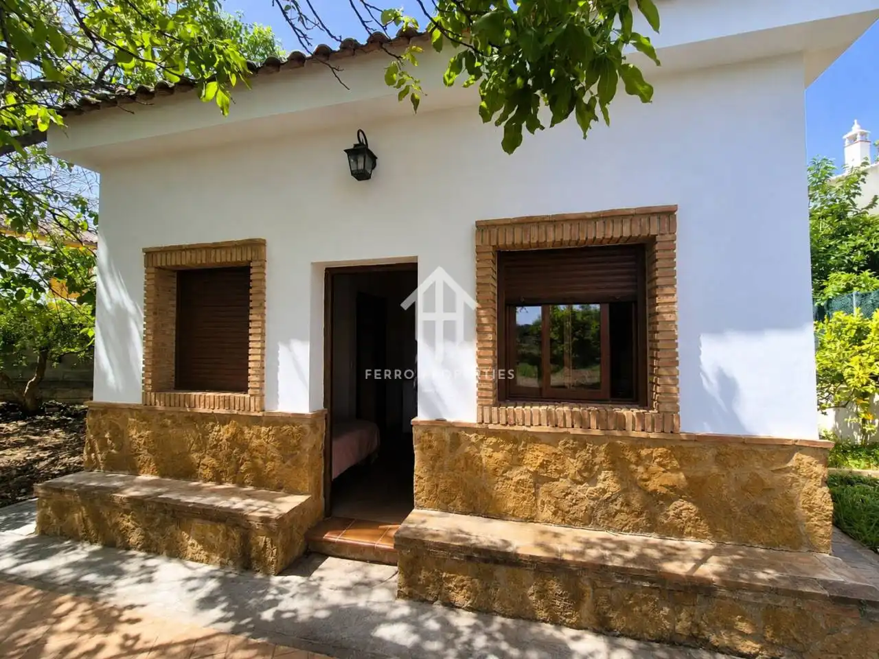 Vista exterior de Casa o xalet en venda en Loja amb Jardí privat